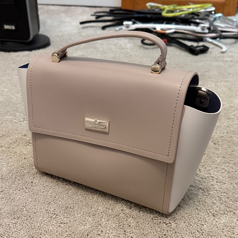 Kate Spade Arbour Hill Charline Almondine/Light
Shale/Oyster